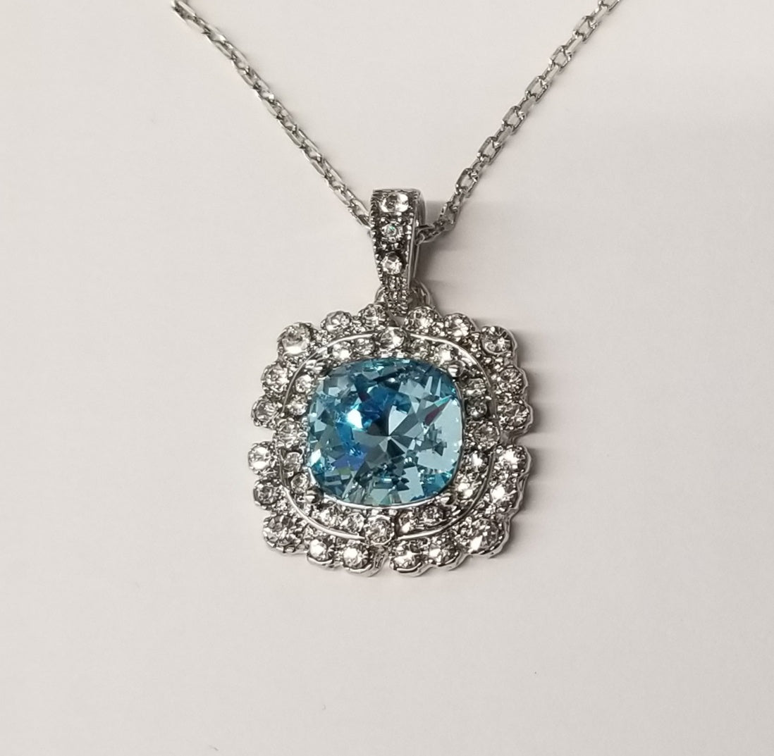 Quadrate Necklace